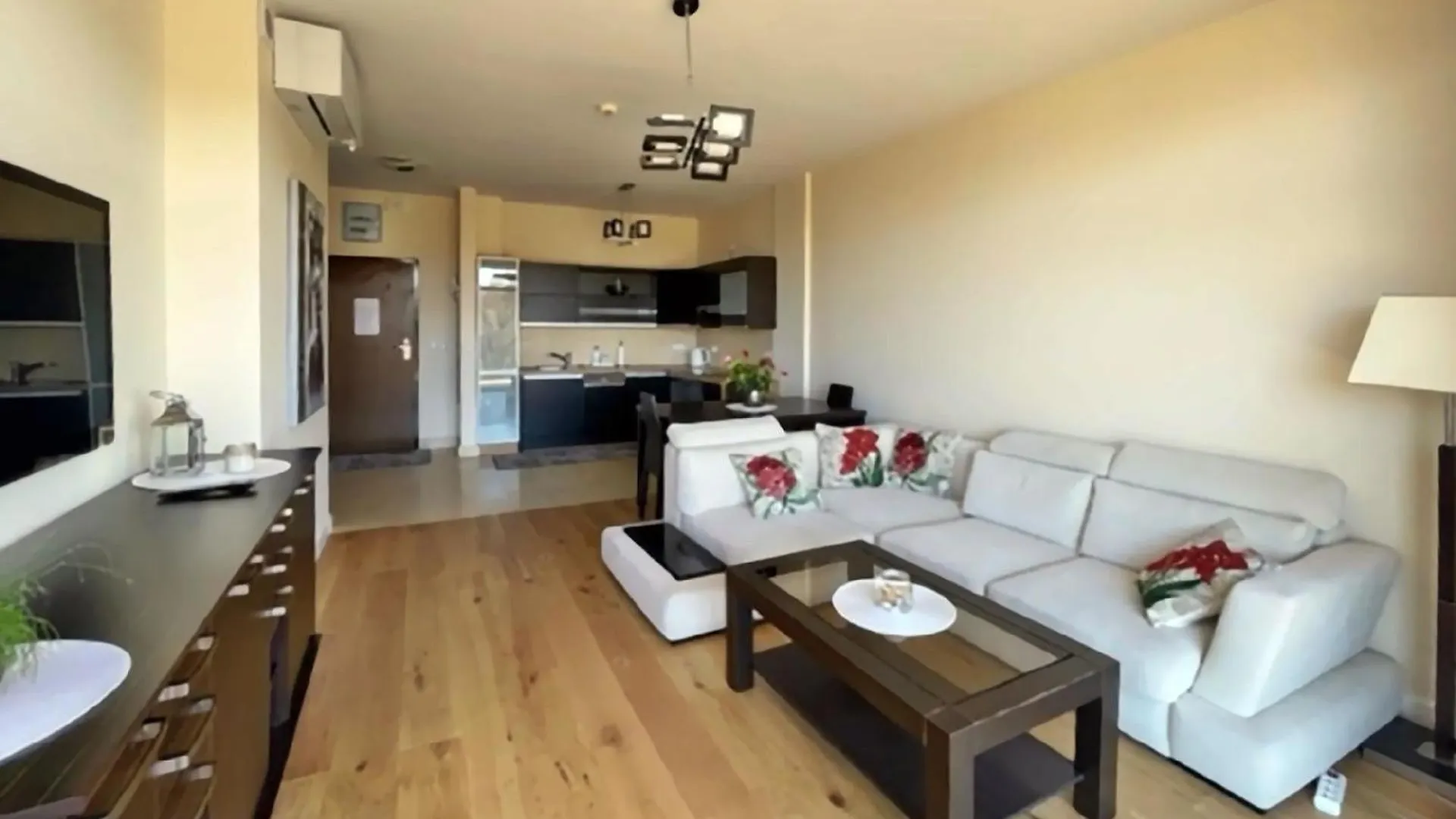 Gemuetliches Appartement In Kolberg Mit Grosser Terrasse Und Meerblick Und Neben Dem Strand